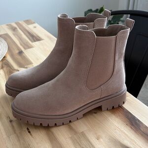 Old Navy Tan Lug Ankle Boots